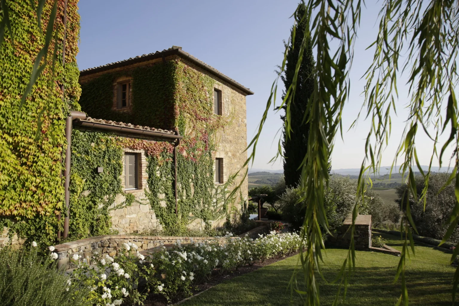 Restoring-your-luxury-Tuscan-villa-2-scaled